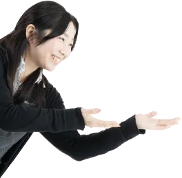 案内する女性スタッフの写真