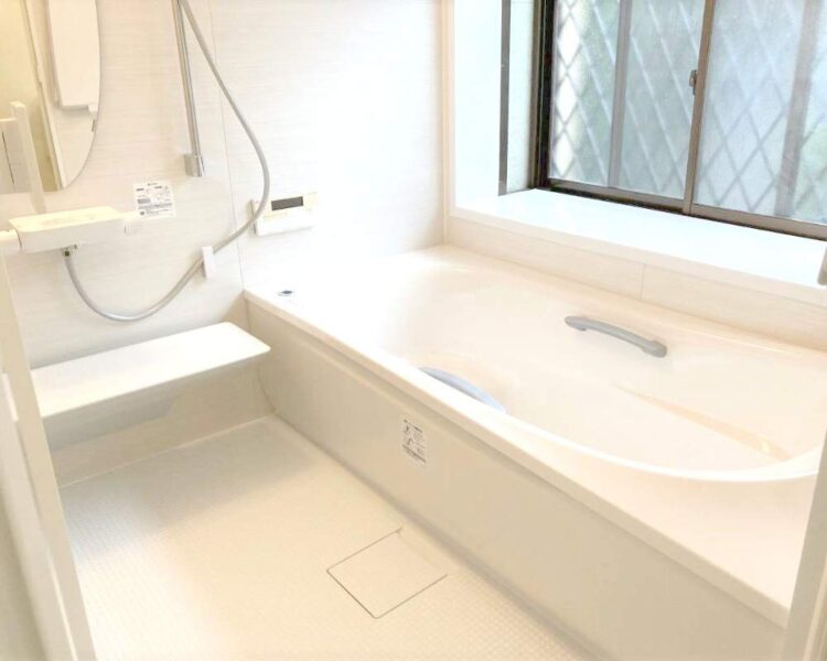 明るく開放的な空間で心地よいバスタイムに♪