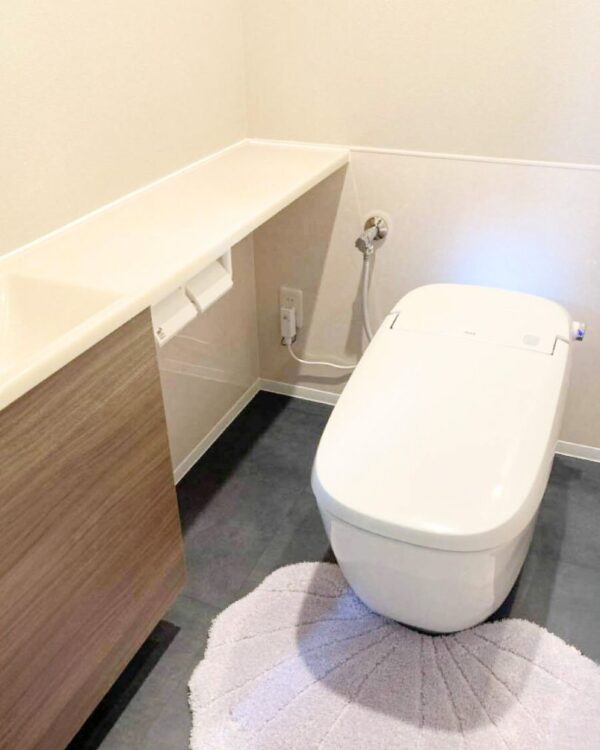 トイレ掃除の手間を大幅に軽減!次世代タンクレストイレ♪