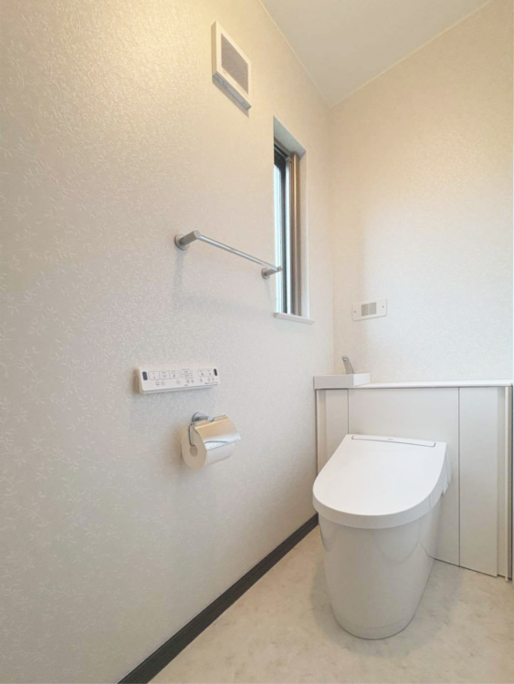 1階・2階のトイレリフォームとモニター付きインターホン取替