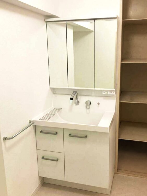 広々とした収納と使いやすい水栓で快適に♪