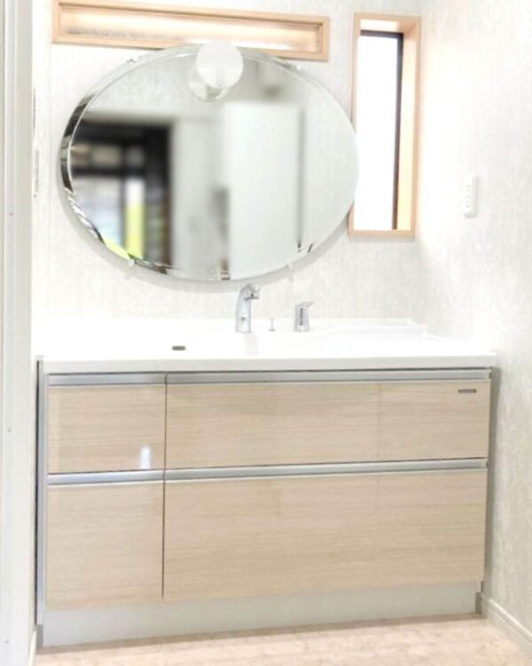 空間にぴったりの洗面化粧台で、収納力アップ♪