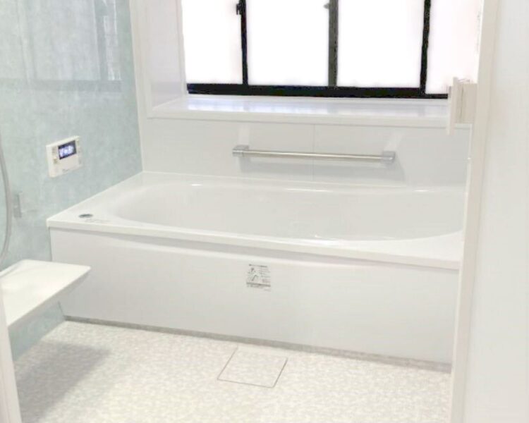 爽やかなカラーで明るい浴室に♪