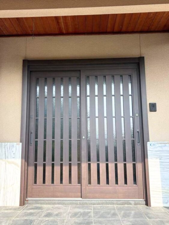 LIXIL「リシェント引戸」で防犯性と使い勝手が向上！玄関リフォーム事例