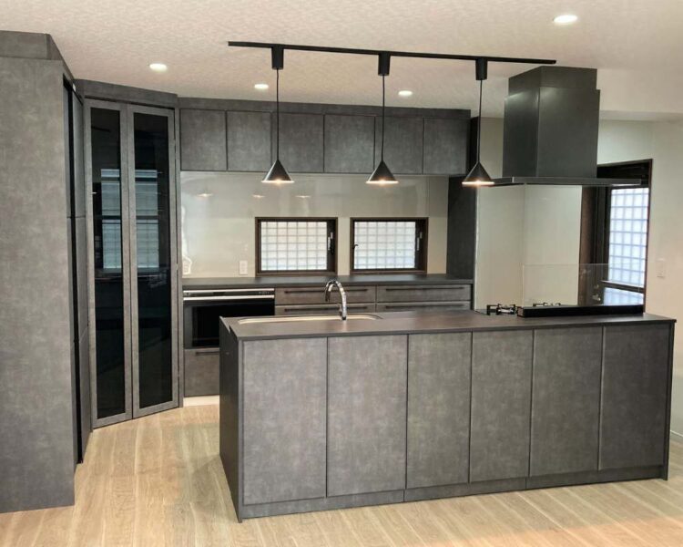 １階部分をフルリフォーム！洗練されたデザインの上質空間に。